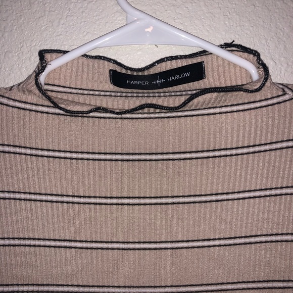 Harper and Harlow Mockeck - XS - Picture 2 of 4